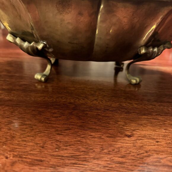 VTG Brass Large 17" Bowl Patina Scalloped Footed Centerpiece Hand Crafted India - Picture 13 of 16